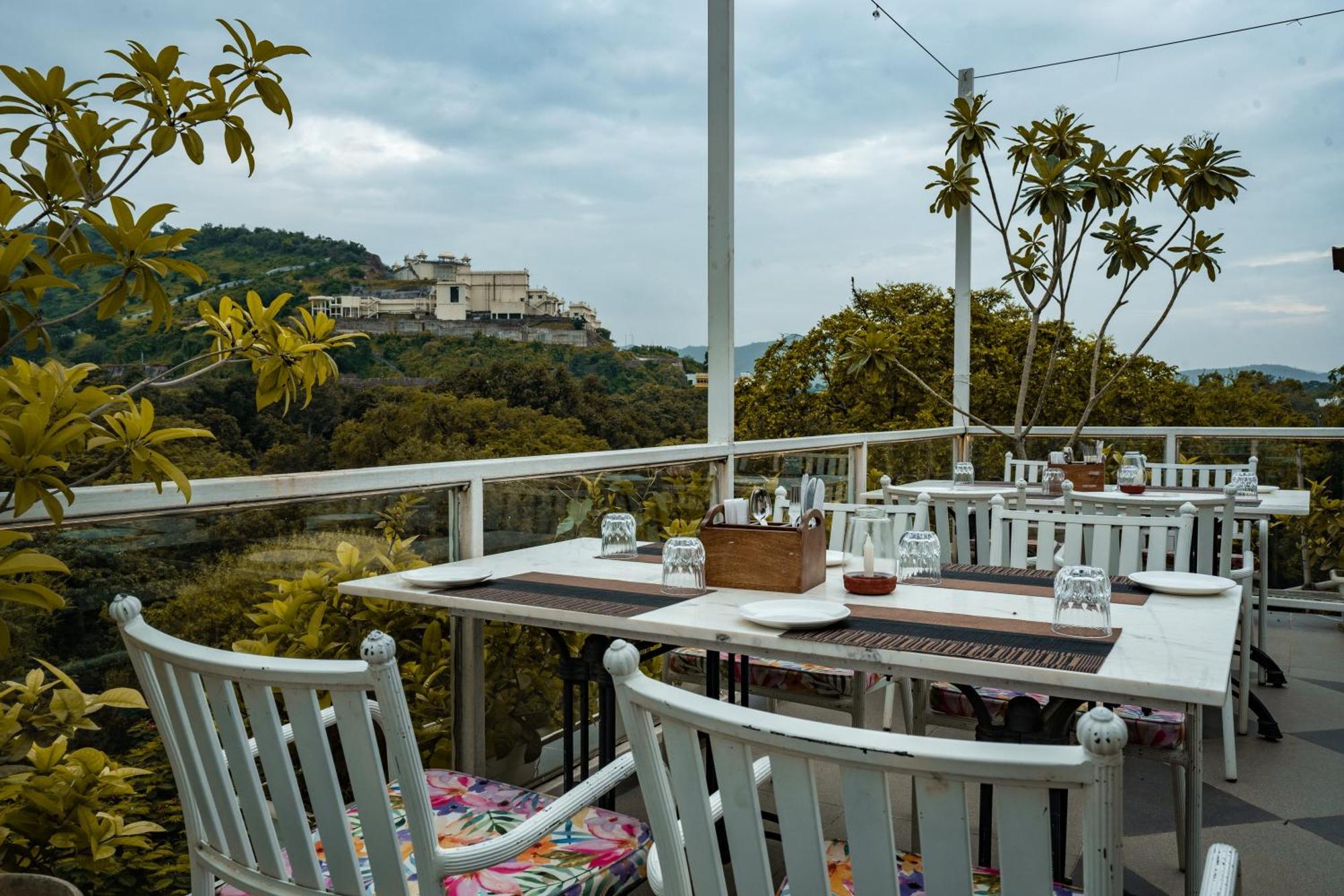 Tripli Hotels Shiv Villas Udaipur Buitenkant foto