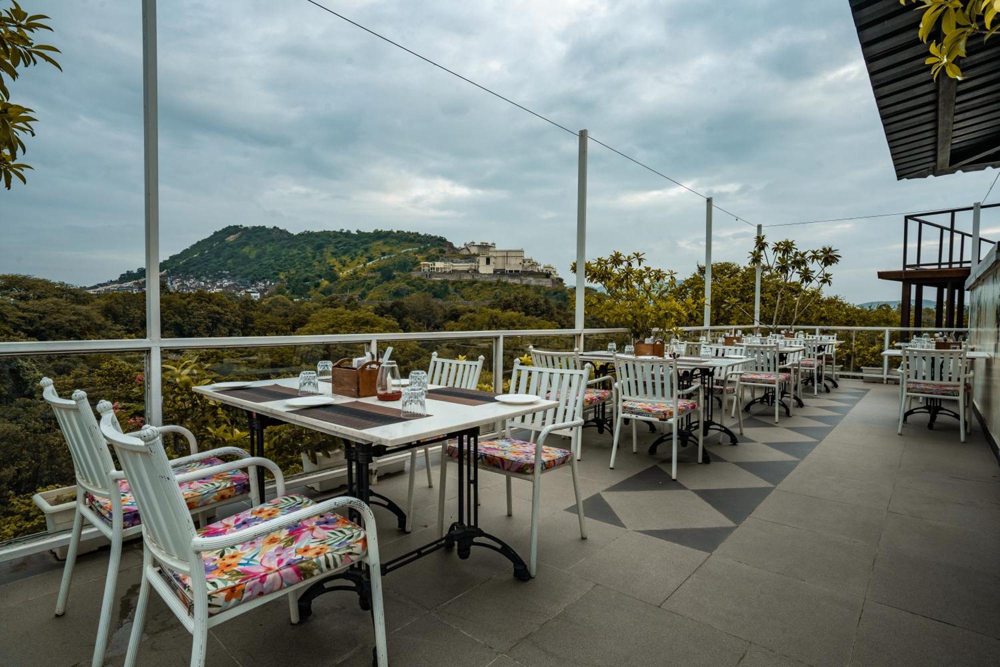 Tripli Hotels Shiv Villas Udaipur Buitenkant foto